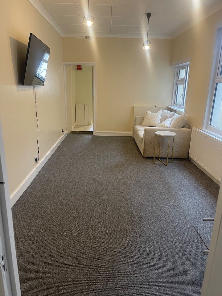 Room Dunton Road in Greater London
