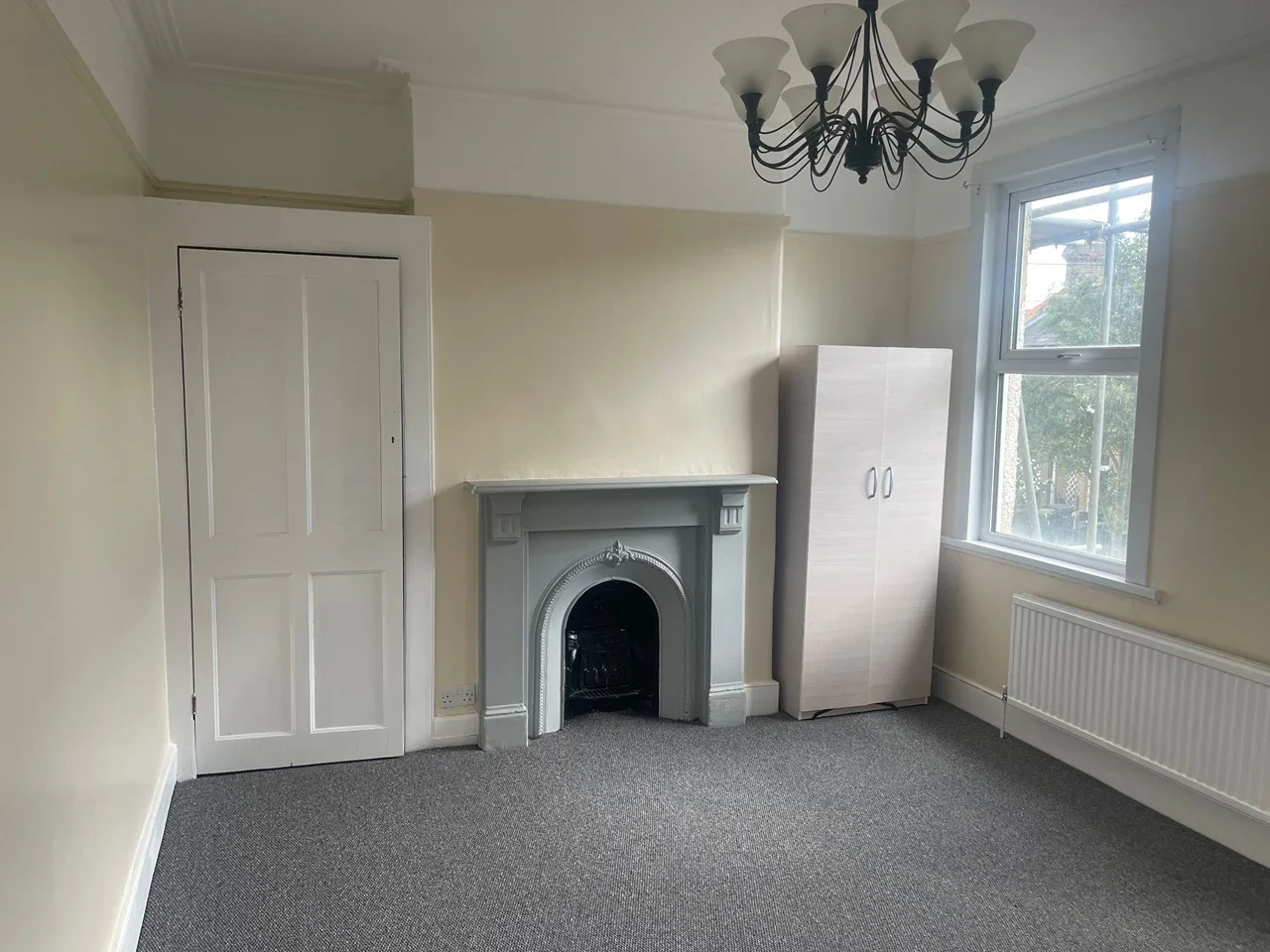 Room Dunton Road in Greater London