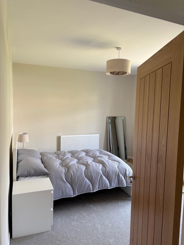 Room Kestrel Road in Glasgow