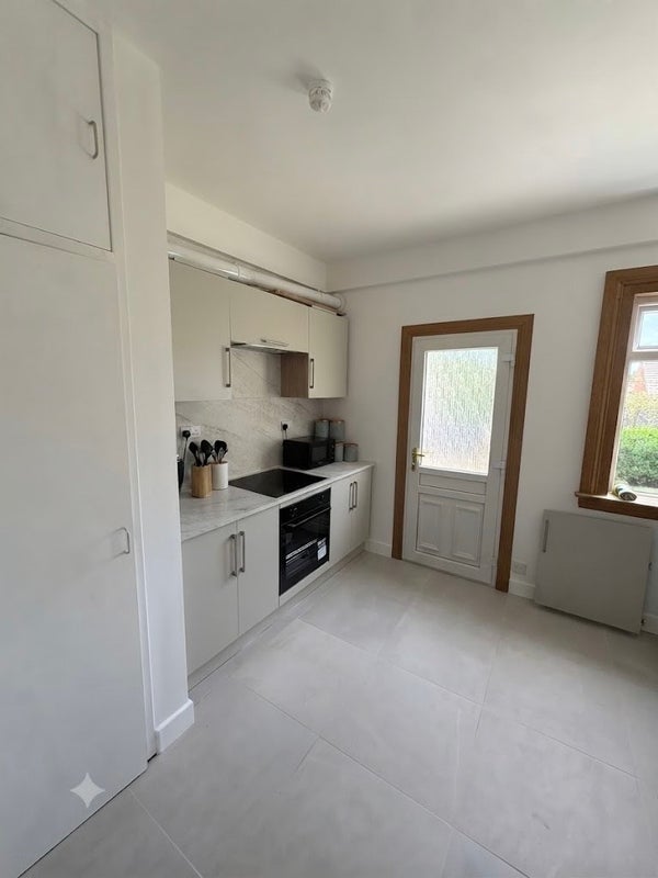 Room Kestrel Road in Glasgow
