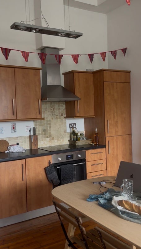 Room Somerford Grove in Greater London