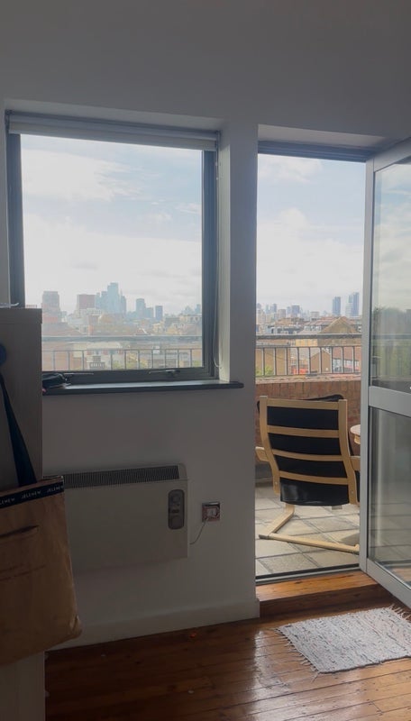 Room Somerford Grove in Greater London