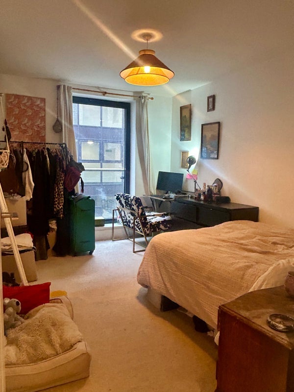 Room Axio Way in Greater London