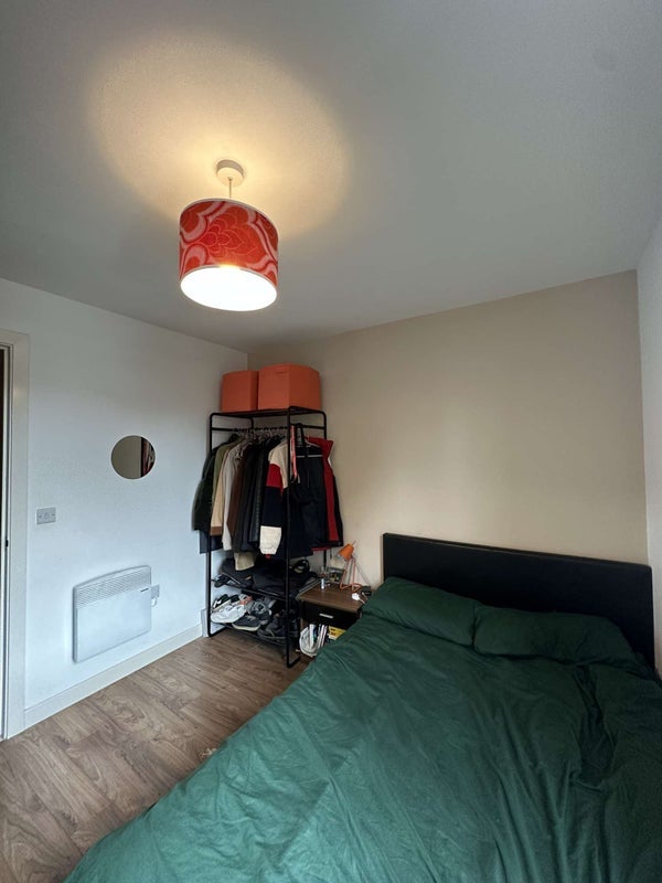 Room Sillavan Way in Salford