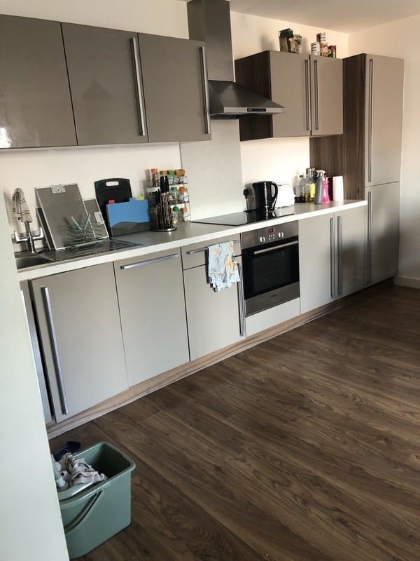Room Sillavan Way in Salford
