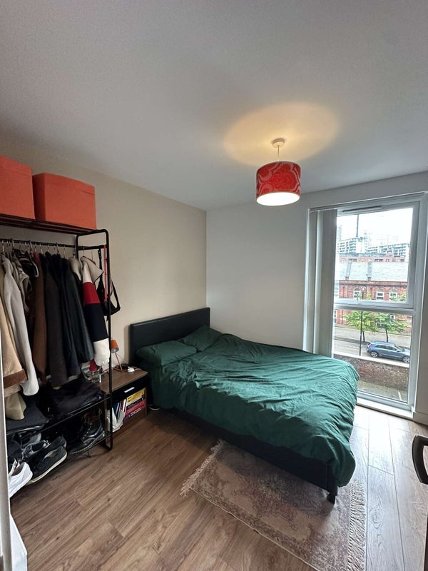 Room Sillavan Way in Salford