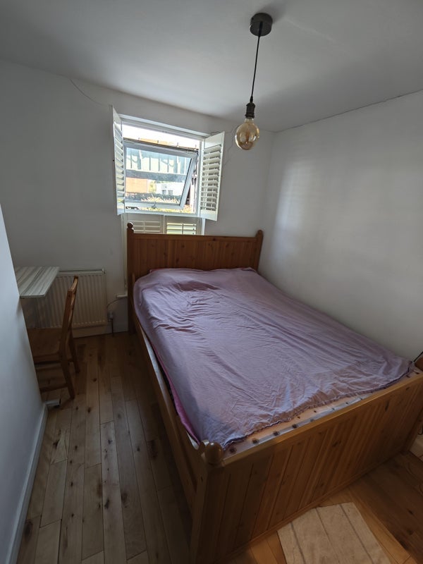 Room Eversleigh Road in Greater London