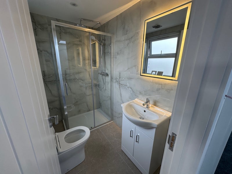 Room Balham Road in Greater London