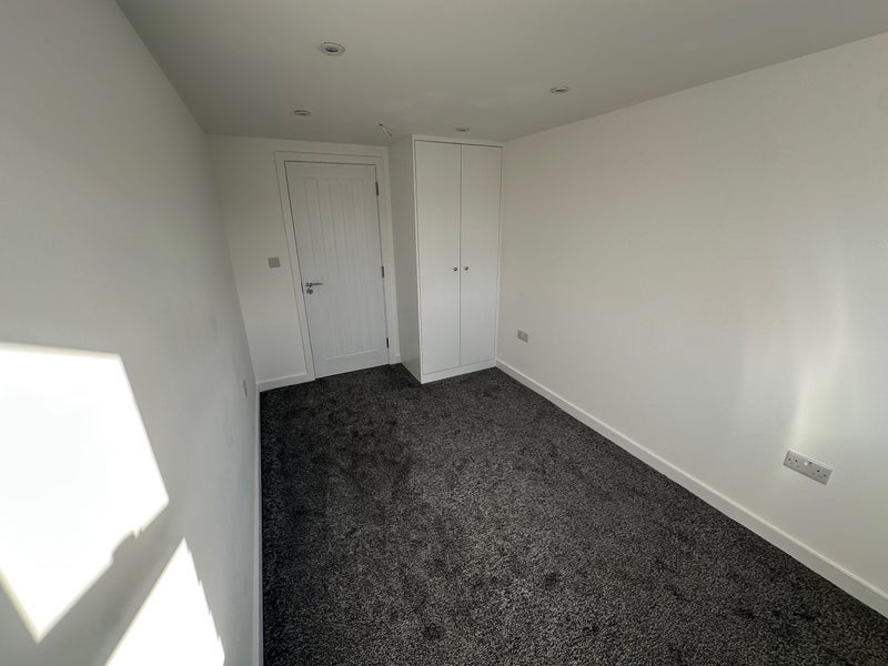 Room Balham Road in Greater London