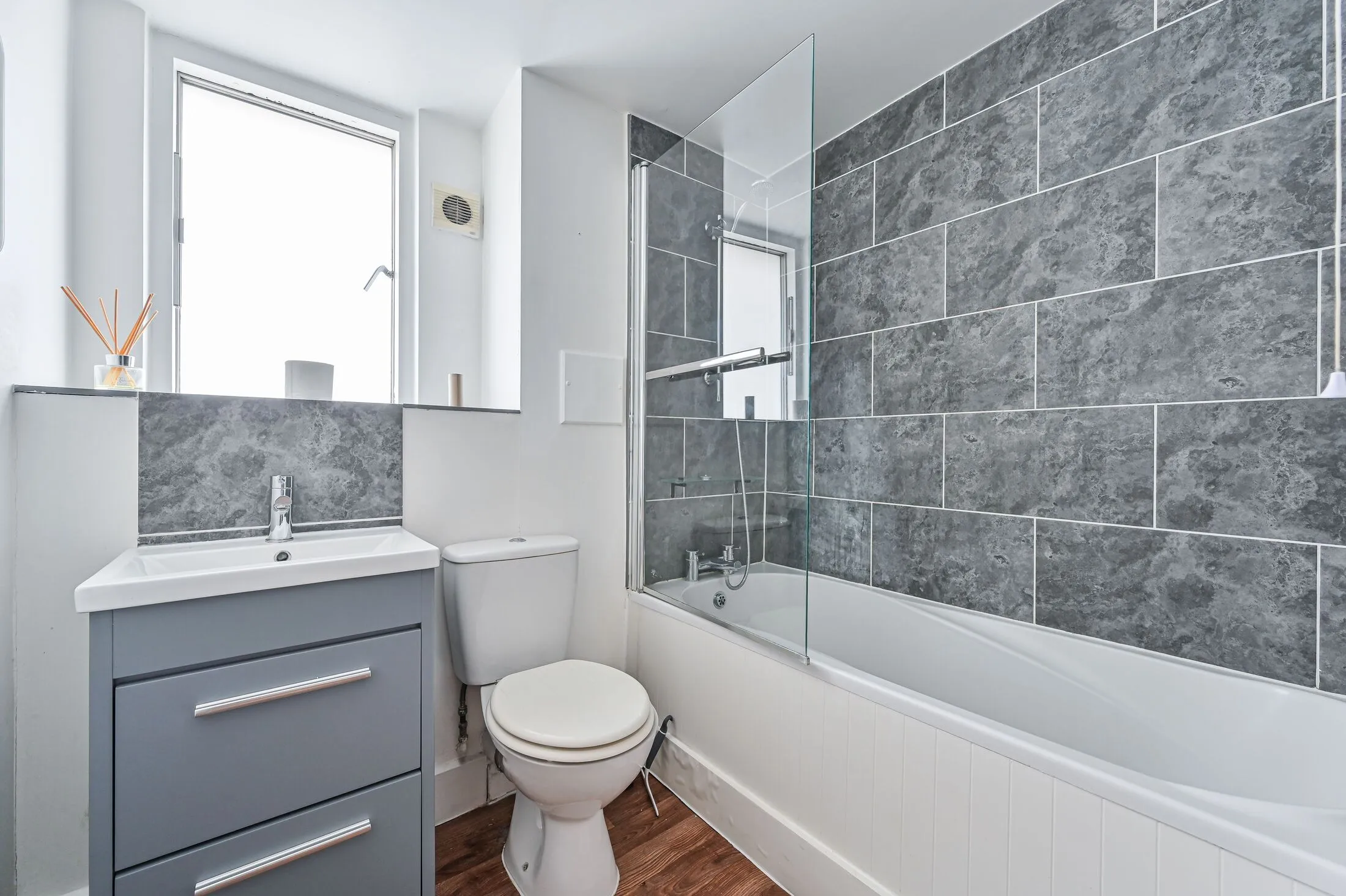 Flat Ferrey Mews in Greater London