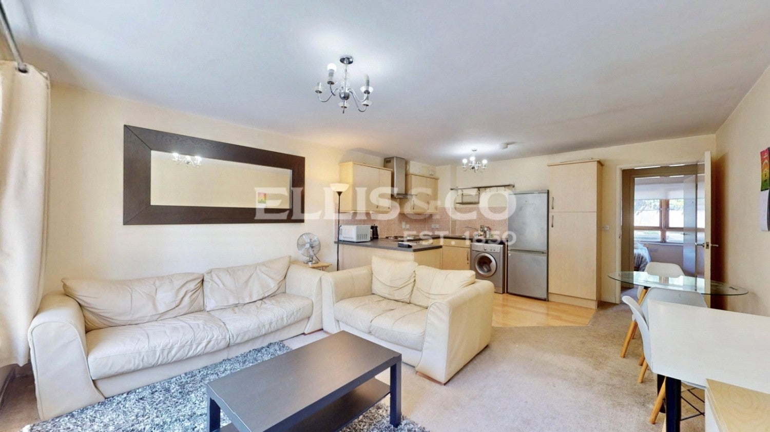 Flat Mattock Lane in Greater London