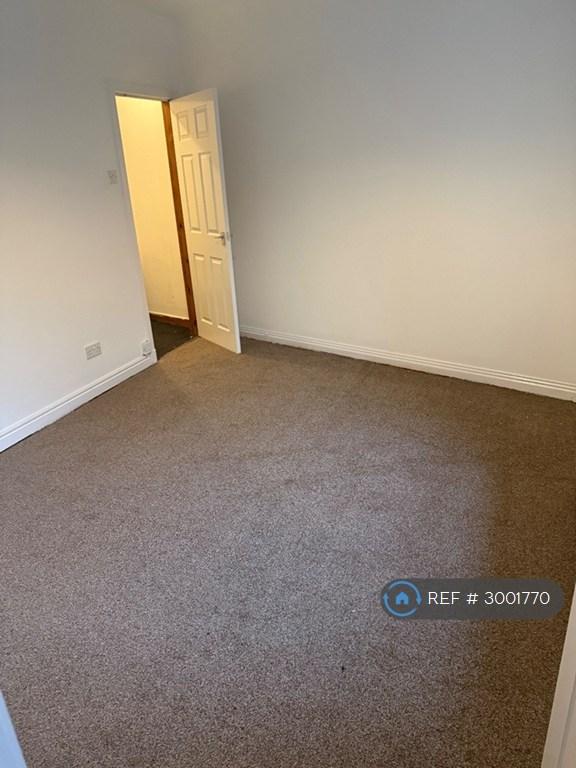 Flat Sunnyside Road in Coatbridge