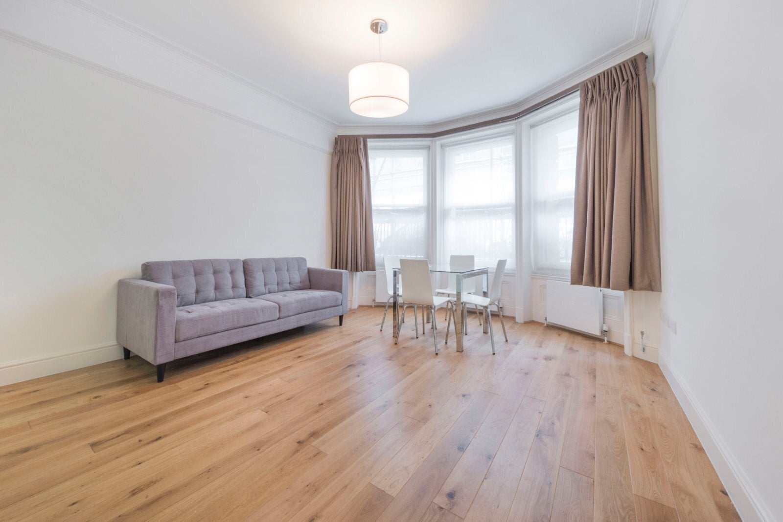 Flat Ridgmount Gardens in Greater London