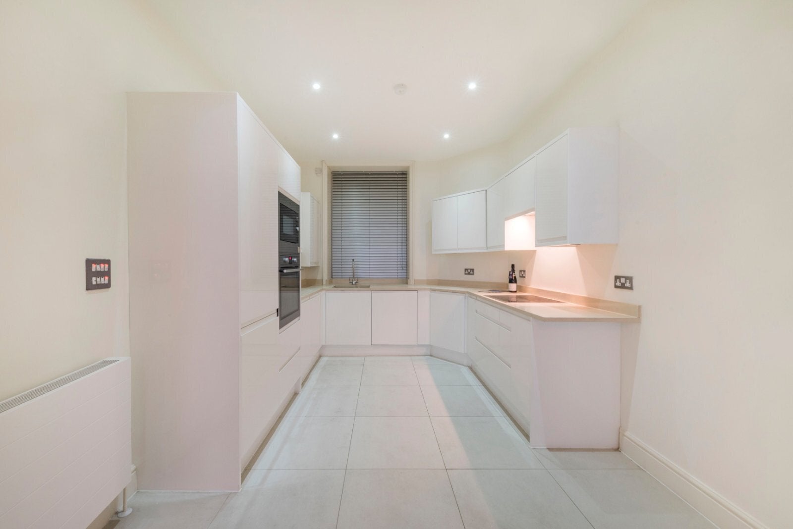 Flat Ridgmount Gardens in Greater London