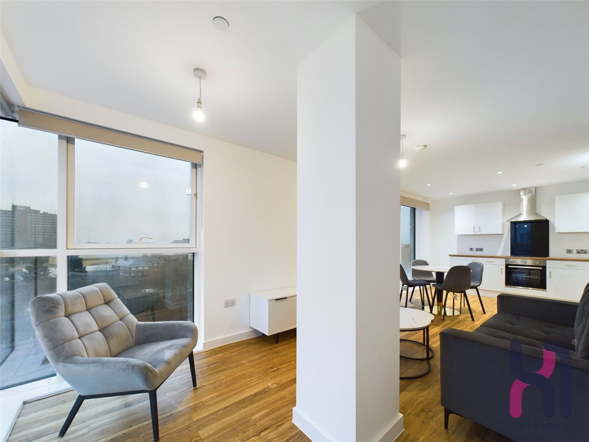 Flat Pomona Strand in Trafford