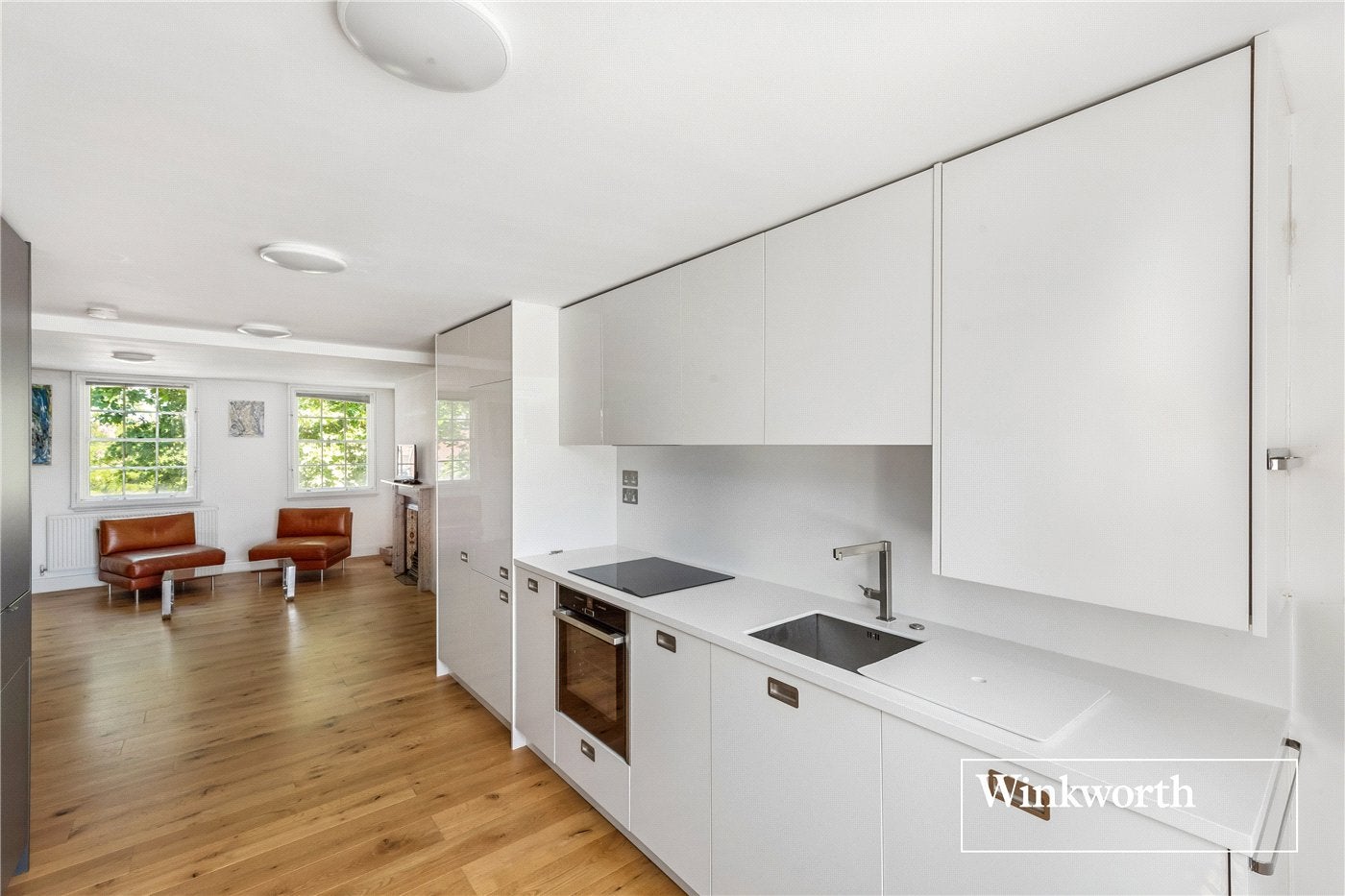 Flat Kennington Lane in Greater London