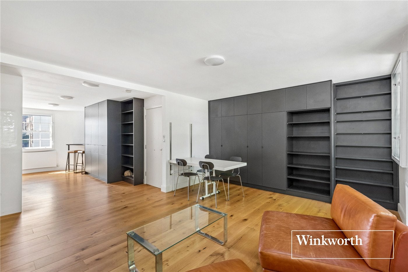 Flat Kennington Lane in Greater London