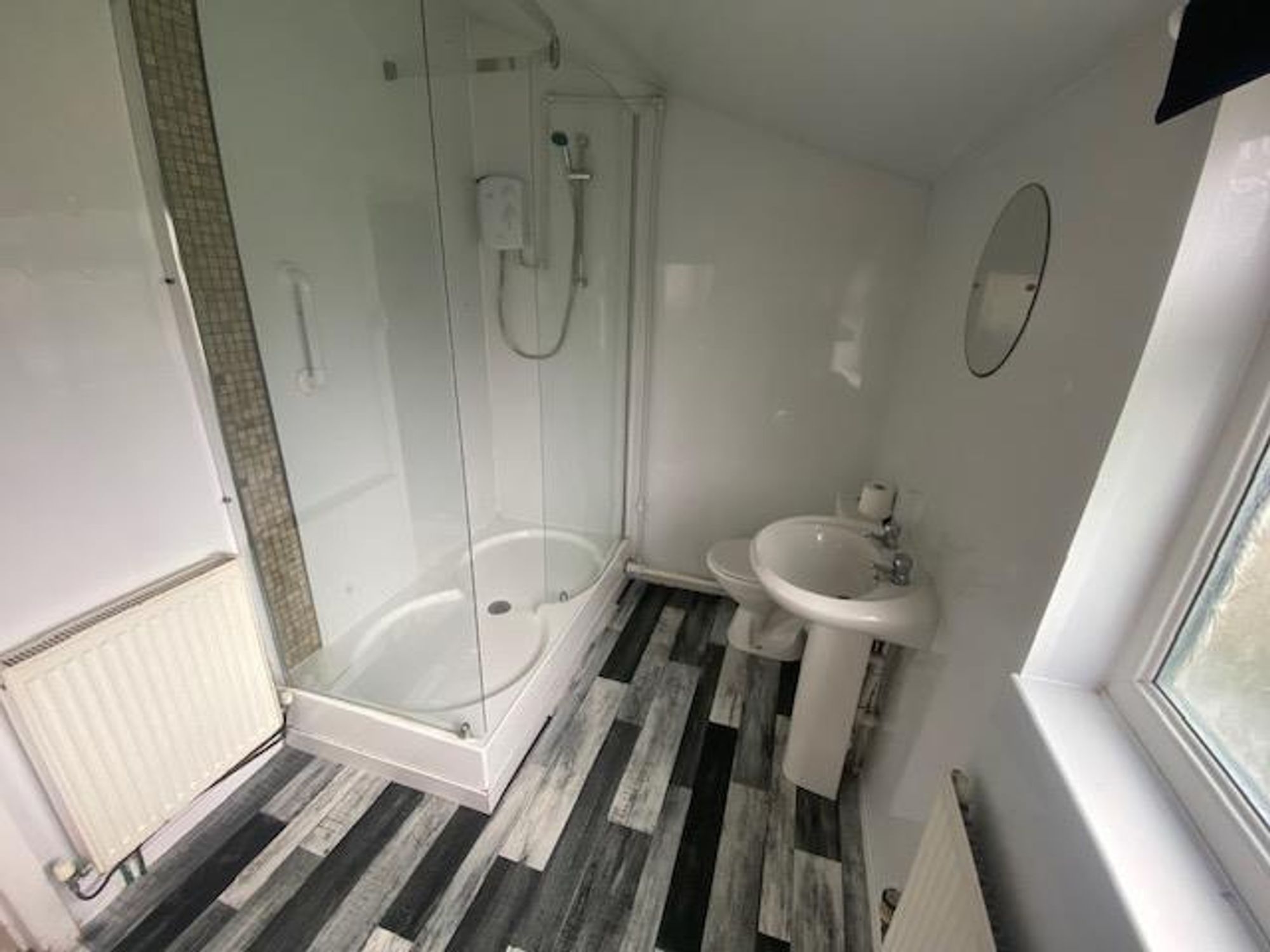 Flat Richards Terrace in Cardiff