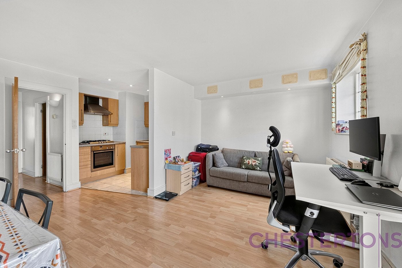 Flat Dockers Tanner Road in Greater London