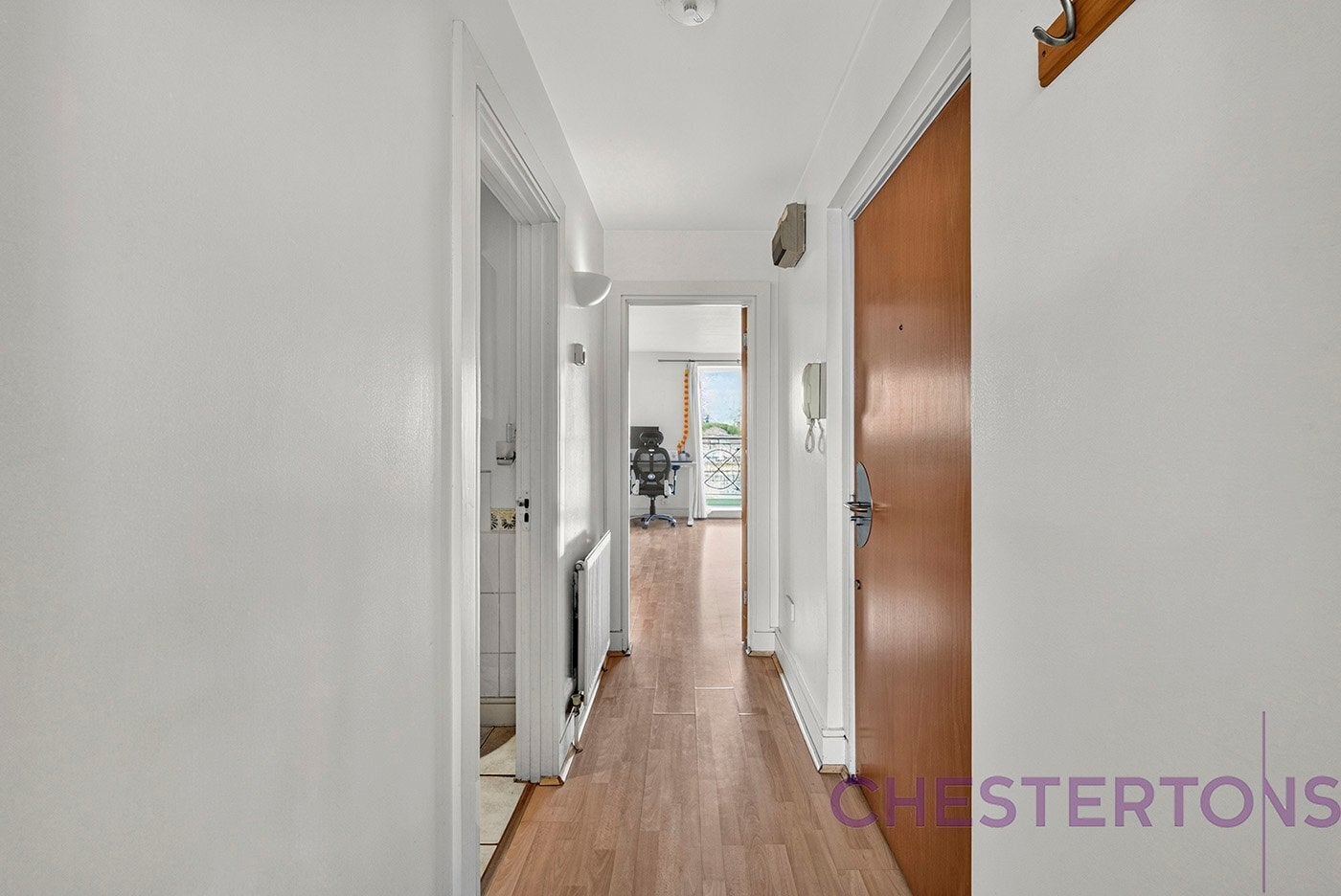 Flat Dockers Tanner Road in Greater London