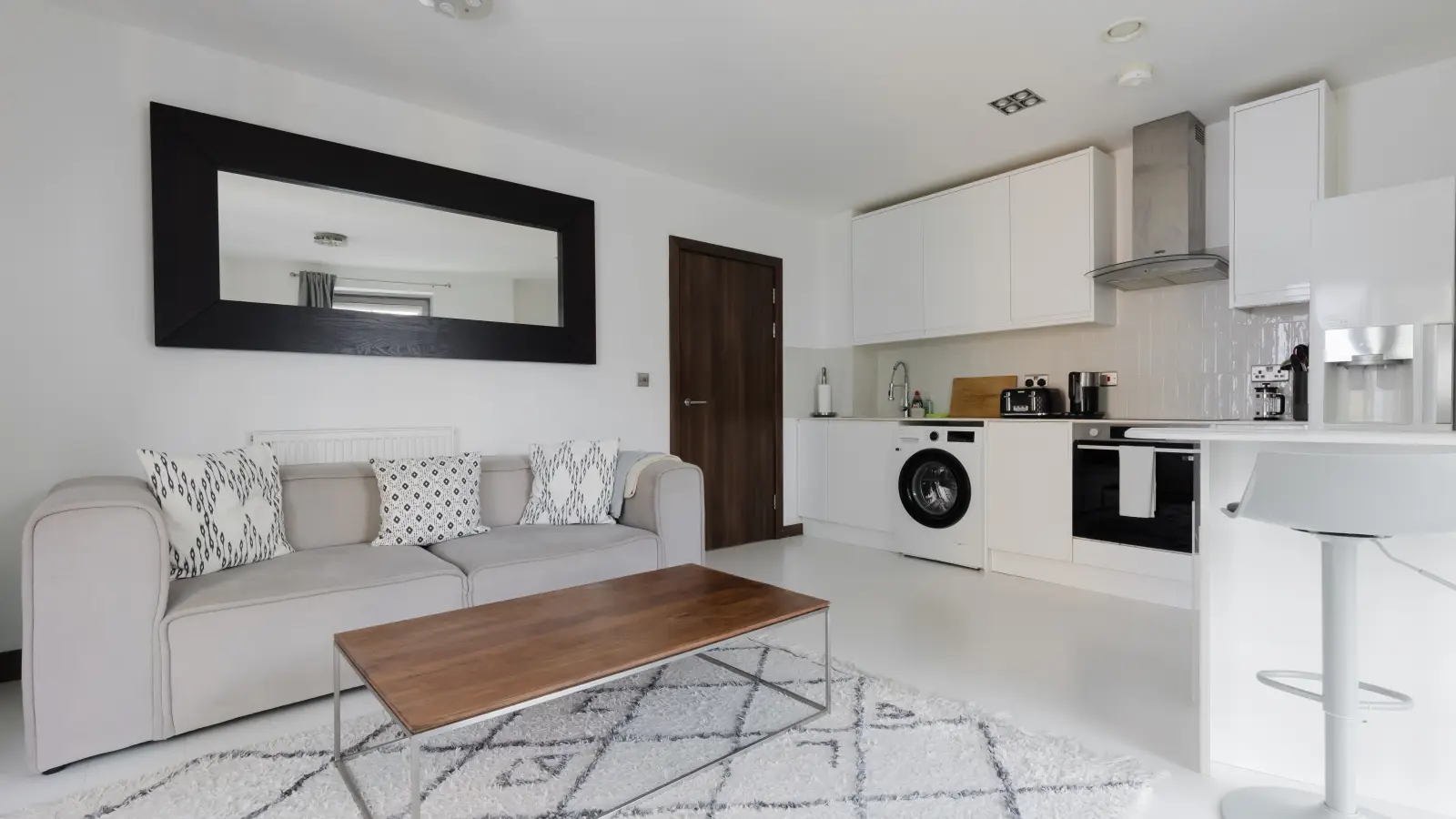 Flat Bridges Court in Greater London