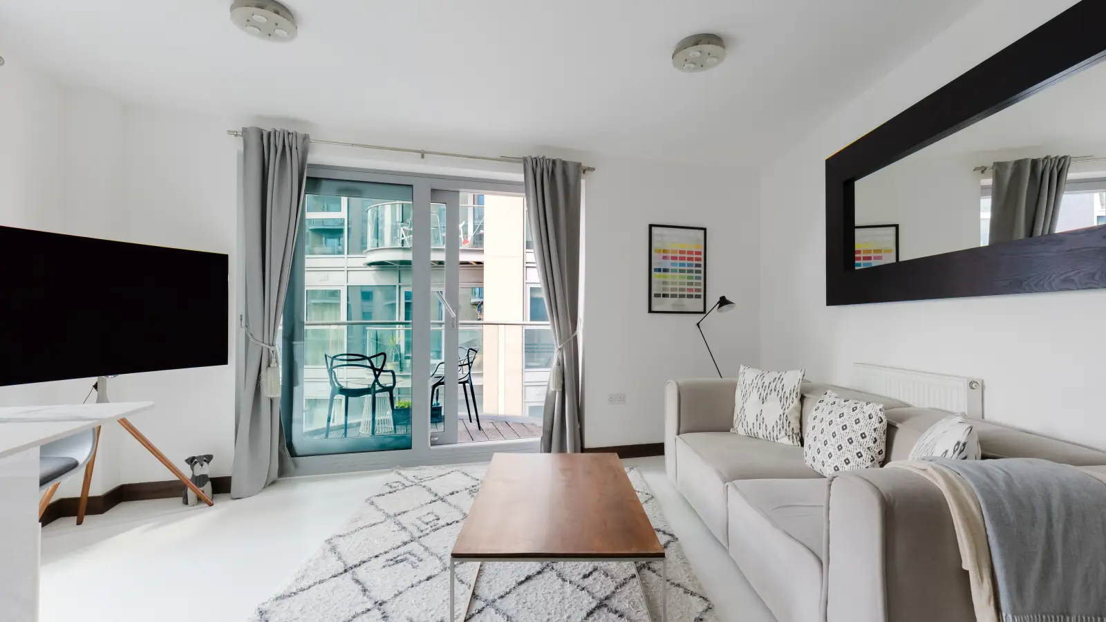 Flat Bridges Court in Greater London