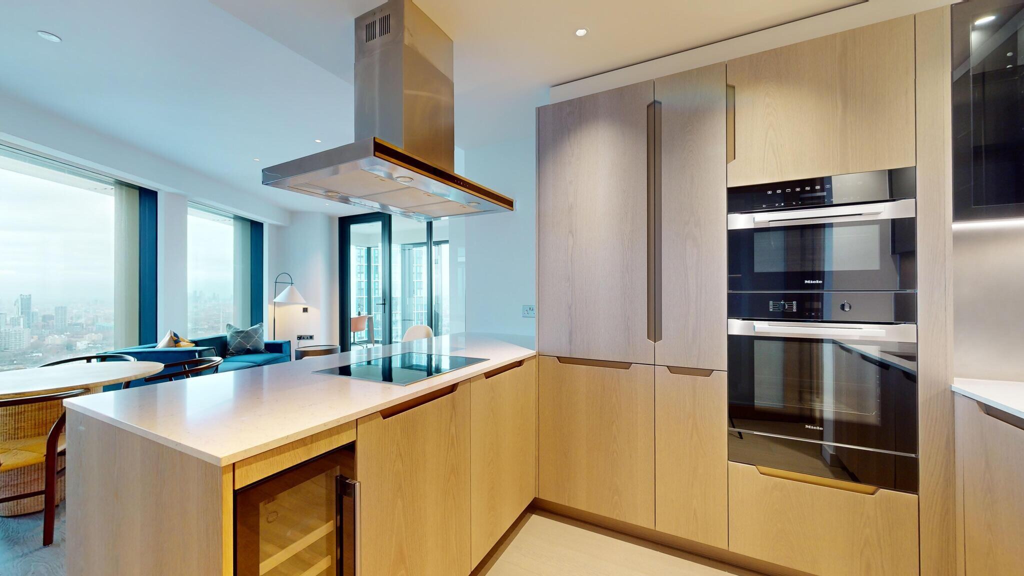 Flat Nine Elms Lane in Greater London