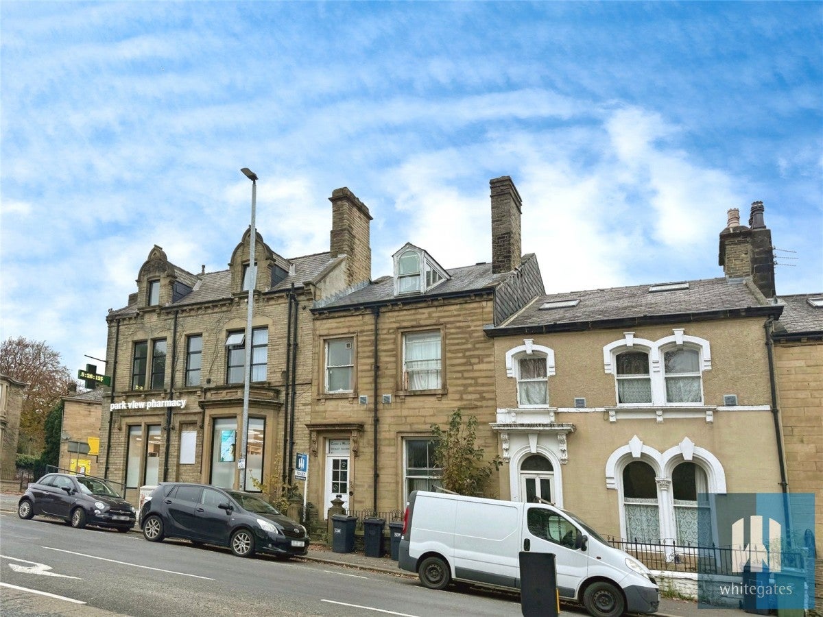 Room Trinity Street in Kirklees