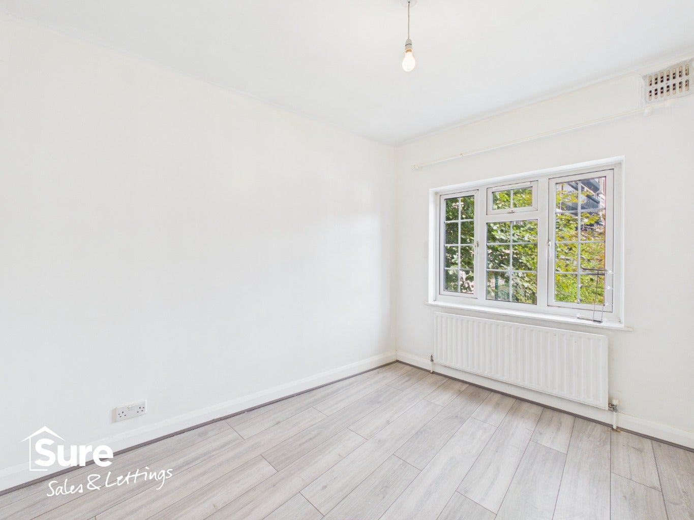 Flat Lawn Lane in Dacorum