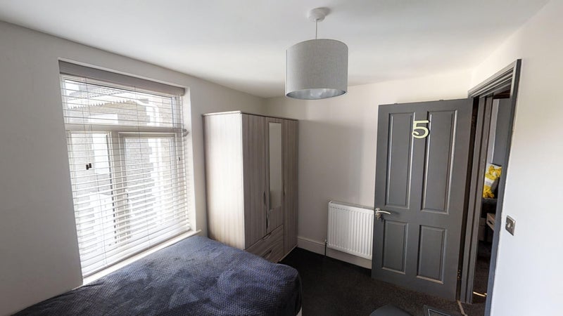Room Broad Street in Kingswood