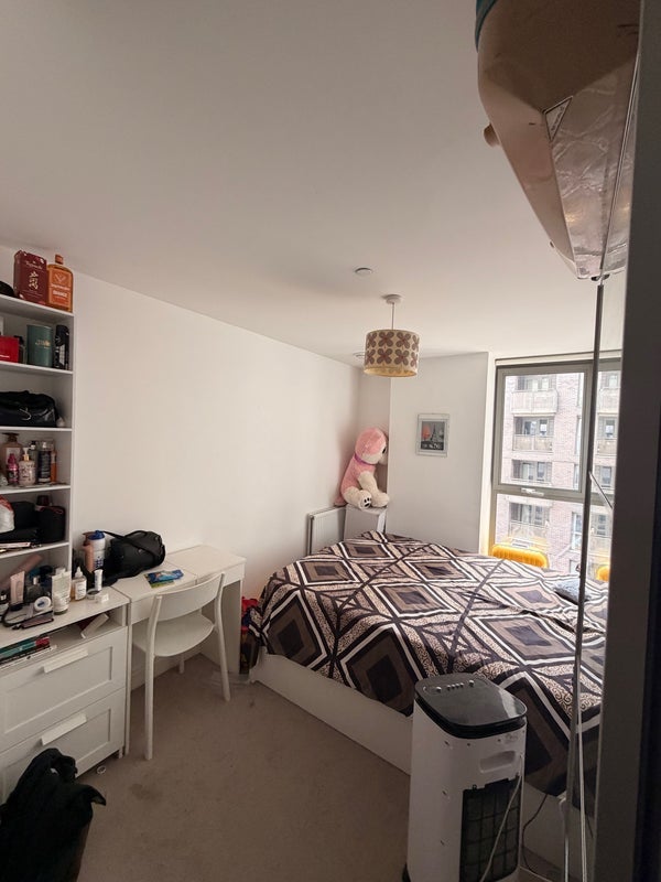Room Cornmill Lane in Greater London