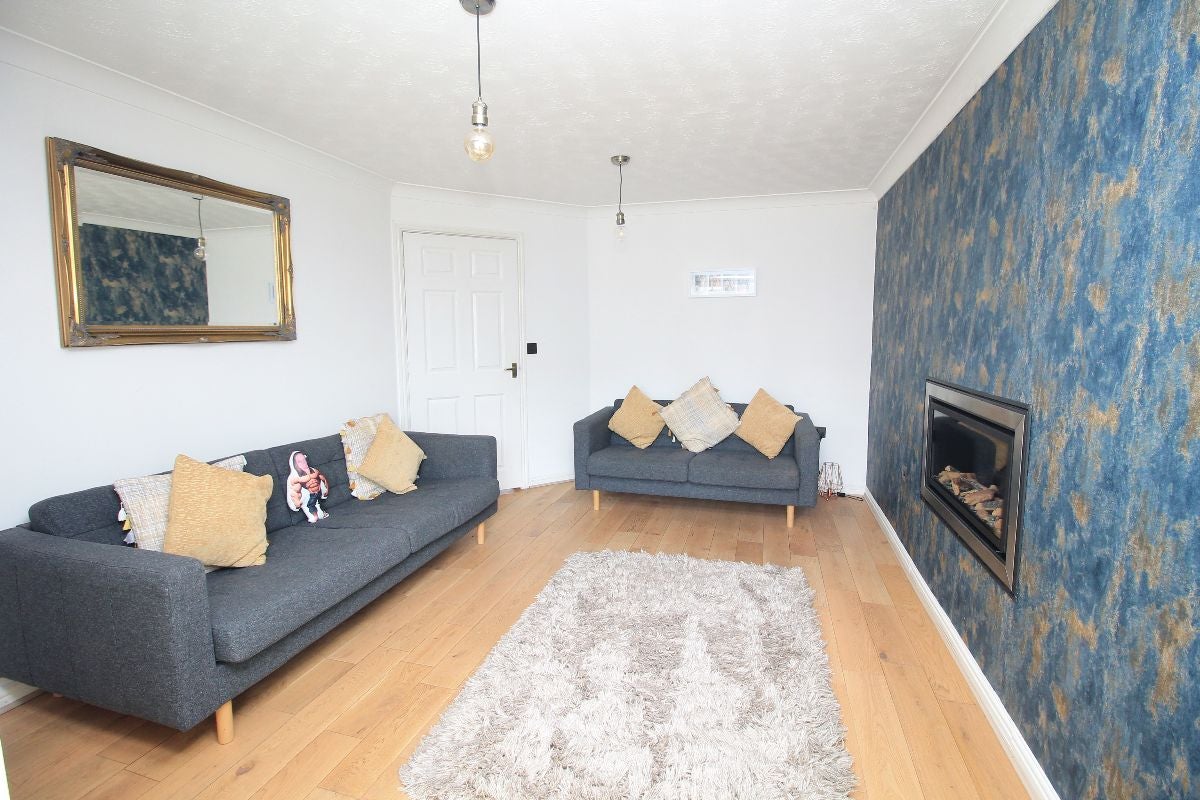 House Hybrid Close in Sunderland