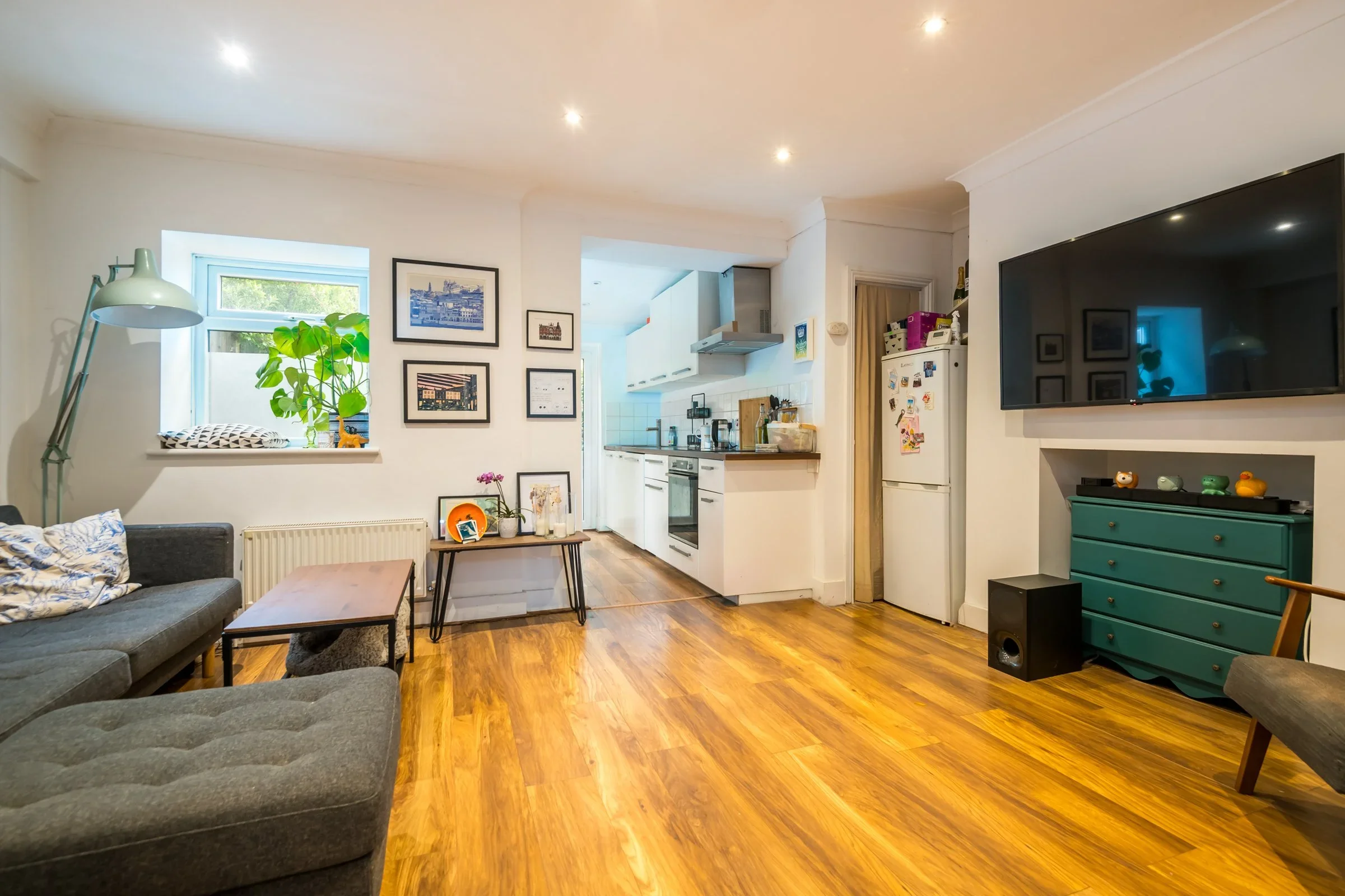 Flat Norwood Road in Greater London