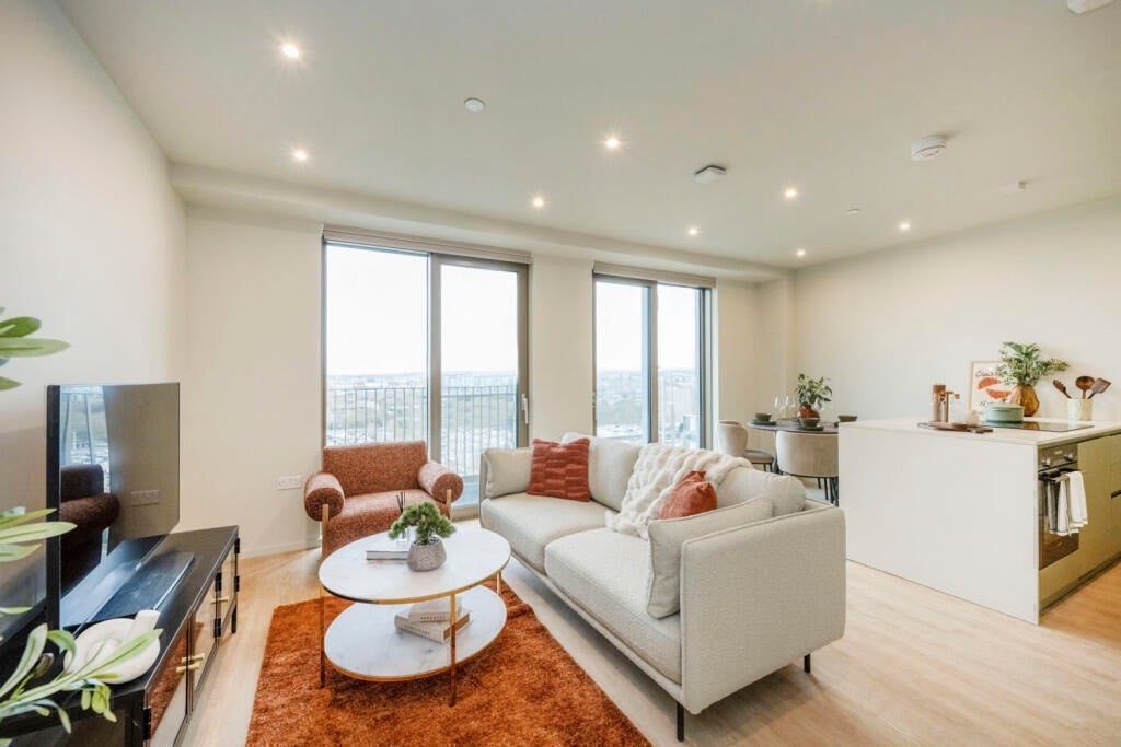 Flat Selsdon Way in Greater London