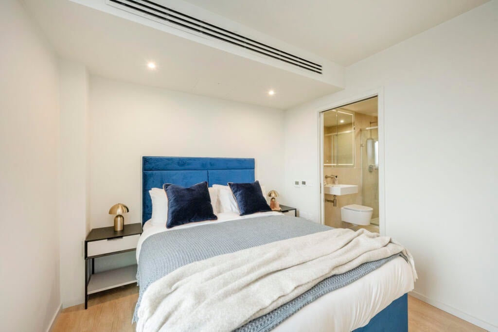 Flat Selsdon Way in Greater London