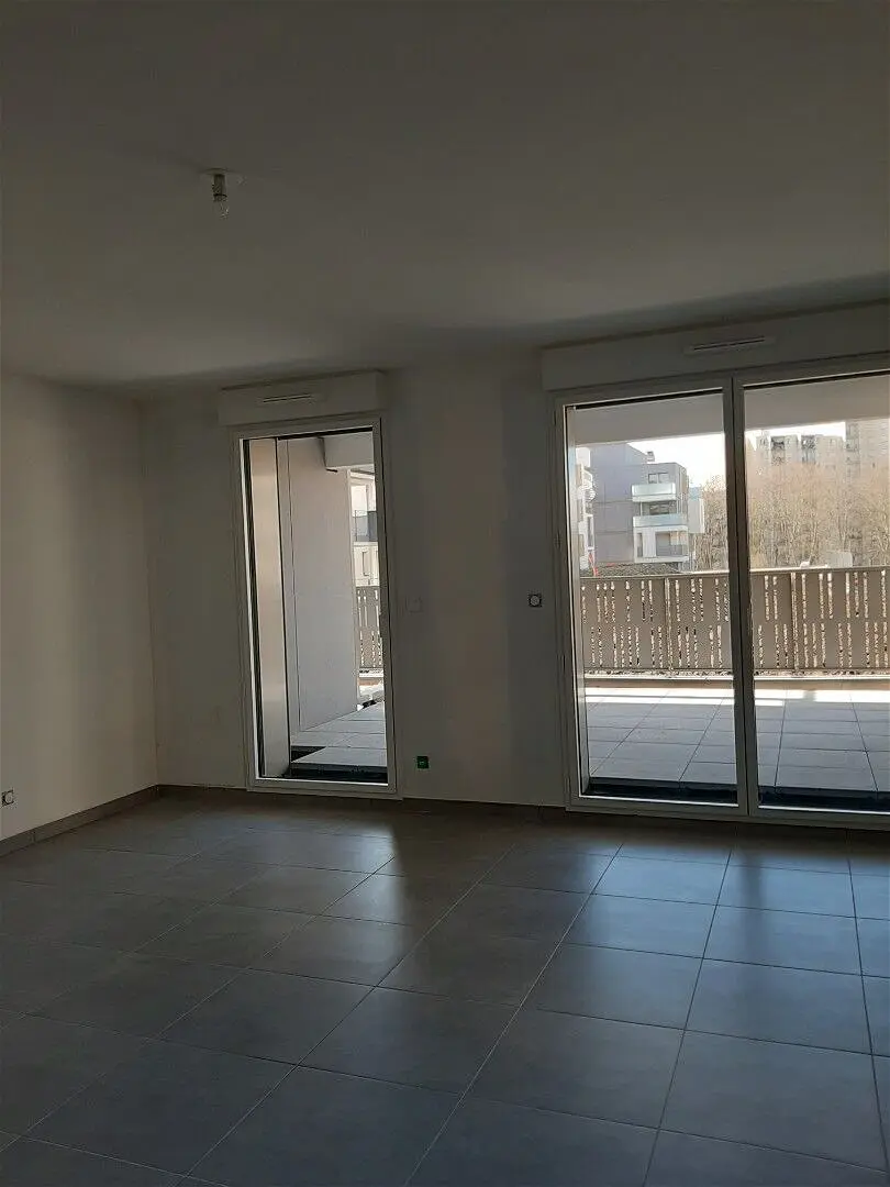 Appartement Rue Gaston Bachelard à Vaulx-en-Velin