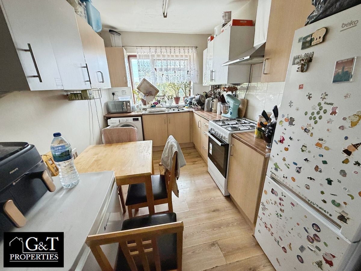 Room Highgate Road in Brierley Hill