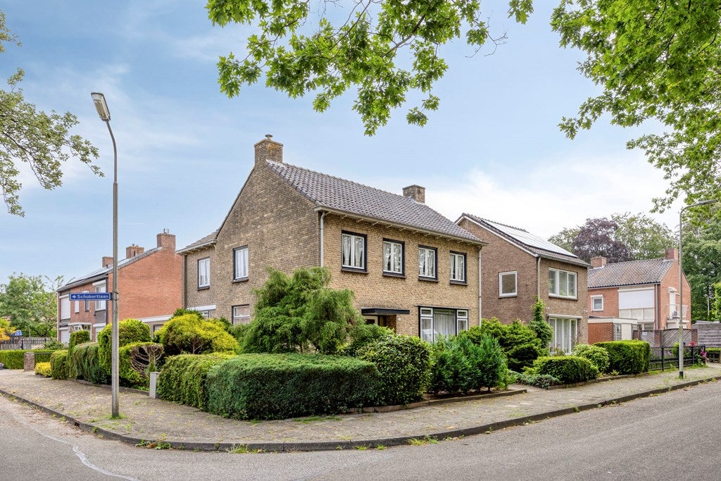Huis Schubertlaan 33 in Roosendaal