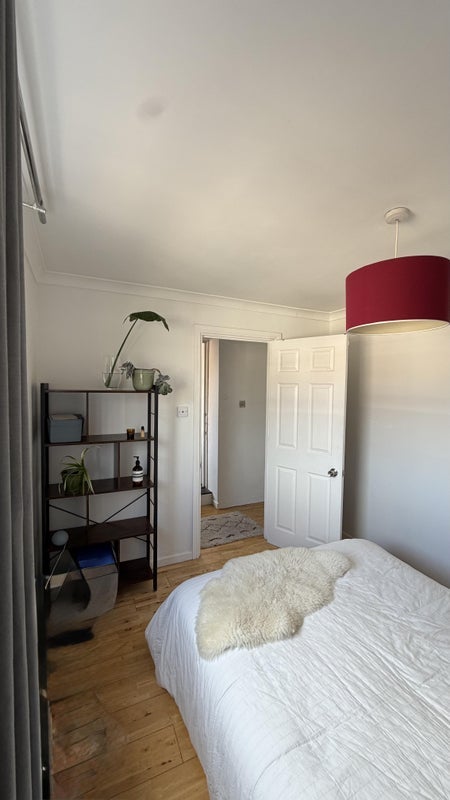 Room Pasley Close in Greater London