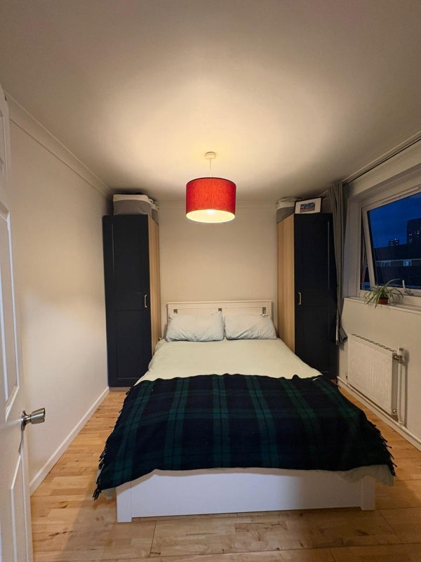 Room Pasley Close in Greater London