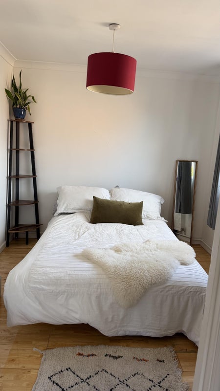Room Pasley Close in Greater London