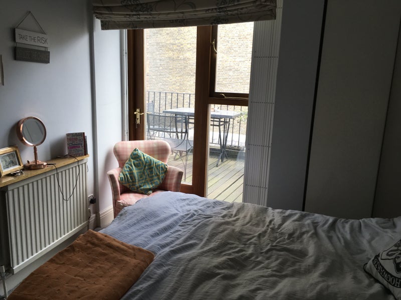 Room Dawson Place in City of Westminster