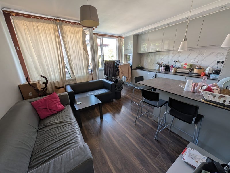 Room Purcell Street in Greater London