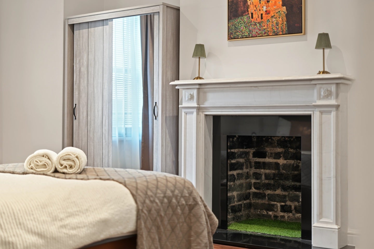 Flat Stock Orchard Crescent in Greater London