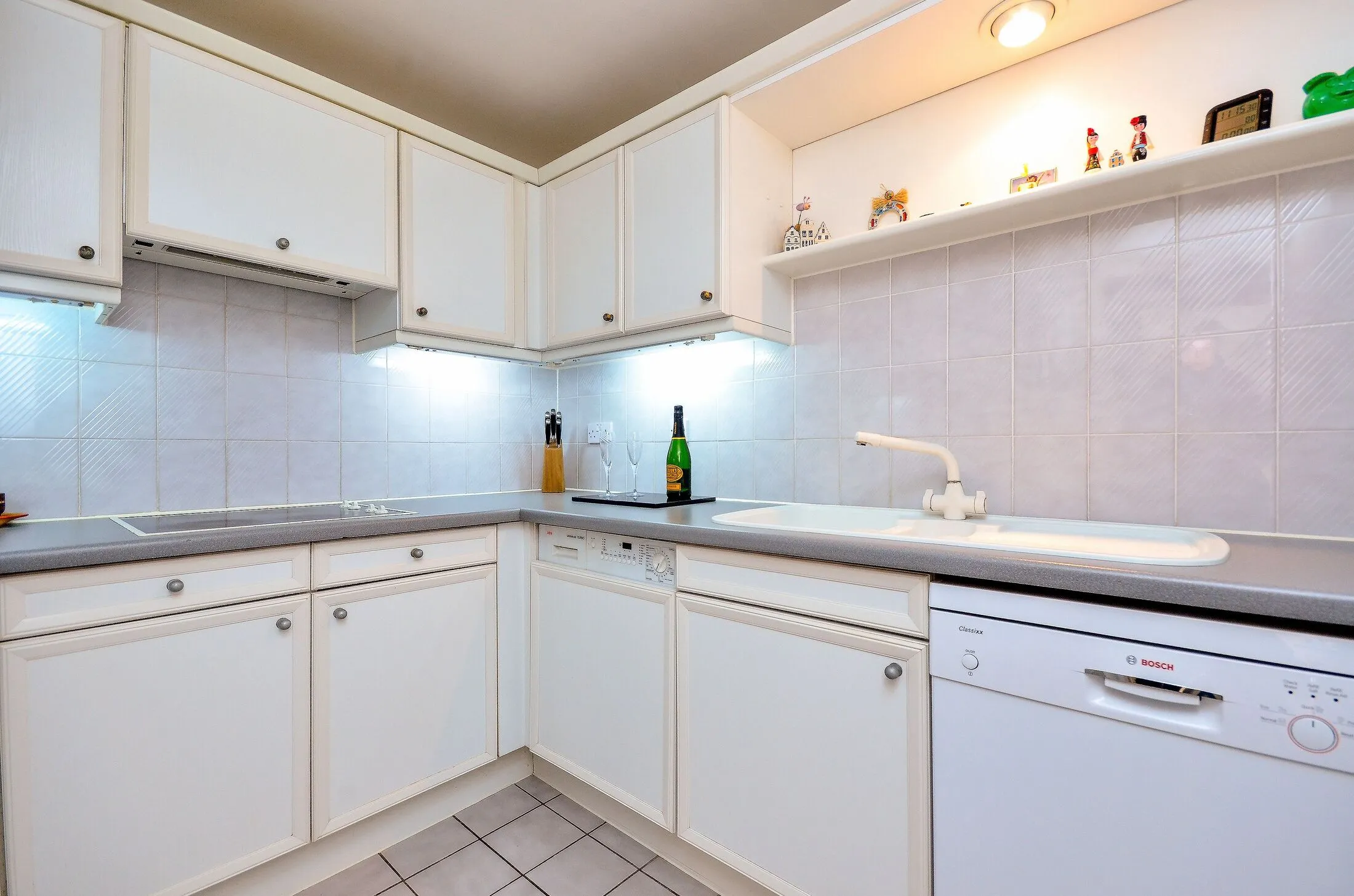 Flat Abbotshade Road in Greater London