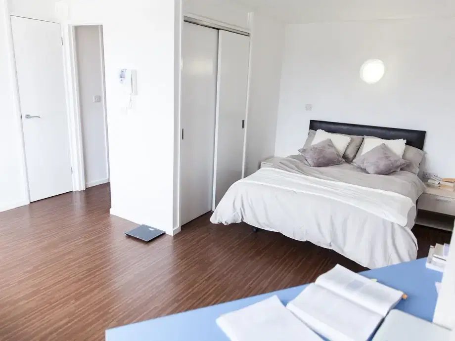 Room Clarence Place in Bristol