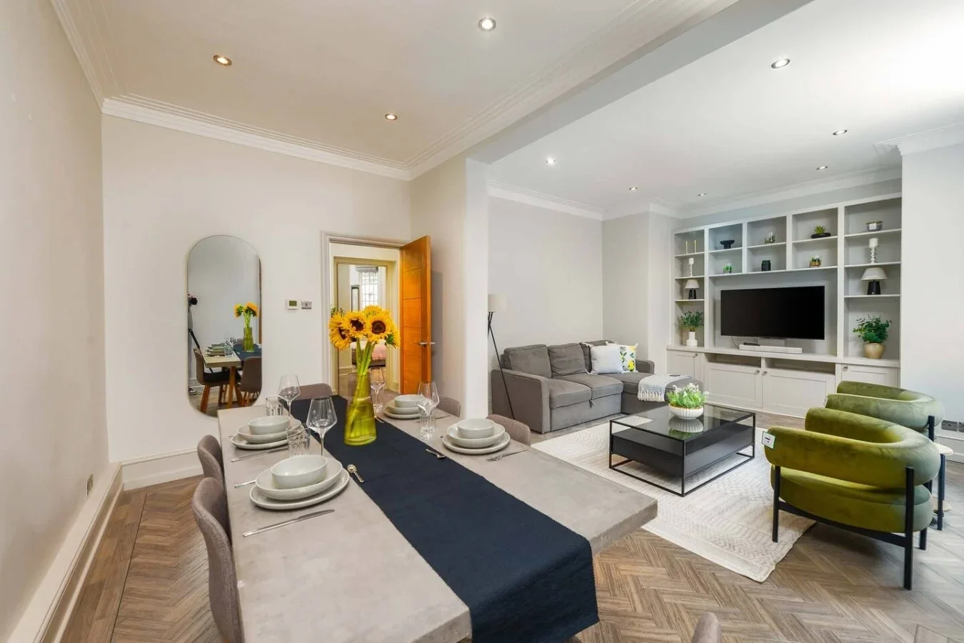 Flat Evelyn Gardens in Greater London