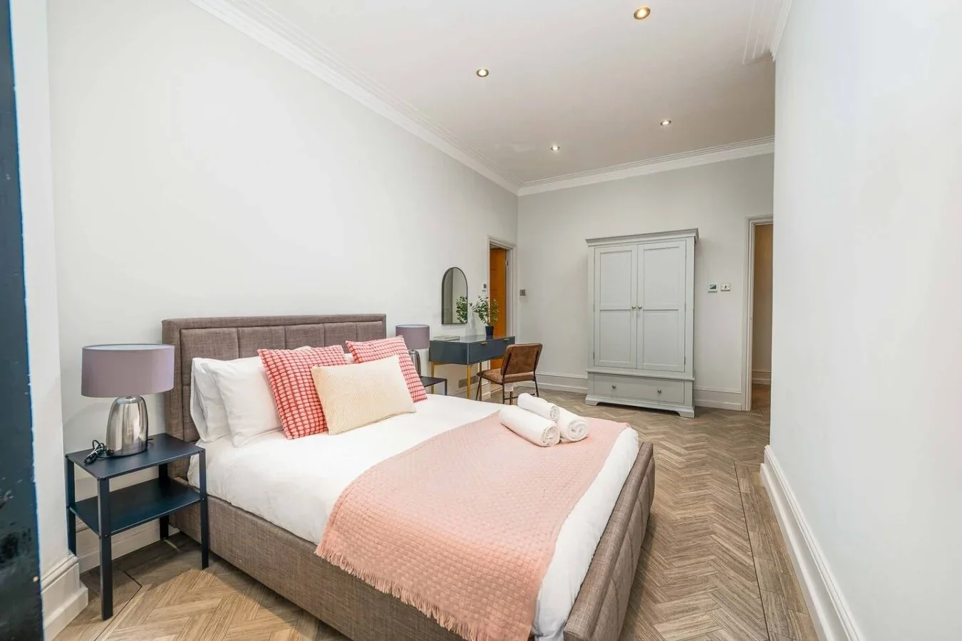 Flat Evelyn Gardens in Greater London