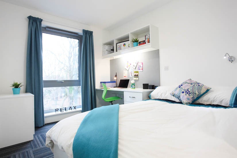 Room Moss Lane East in Manchester
