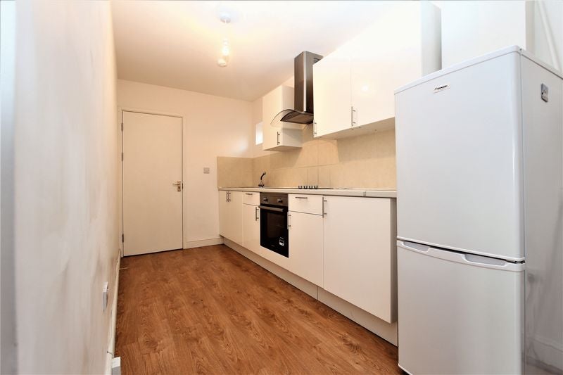 Flat Nether Street in Greater London